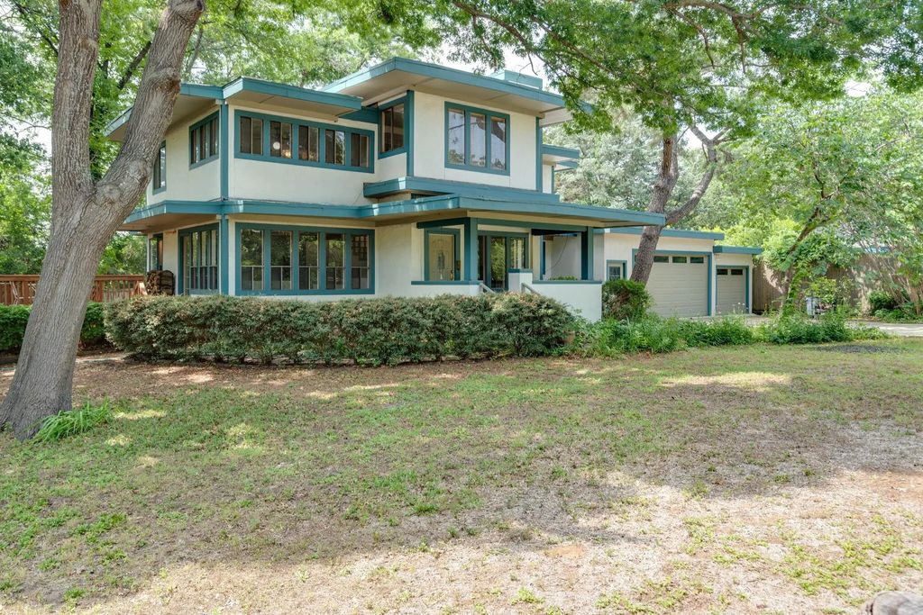 1301 Dublin Street, Grapevine