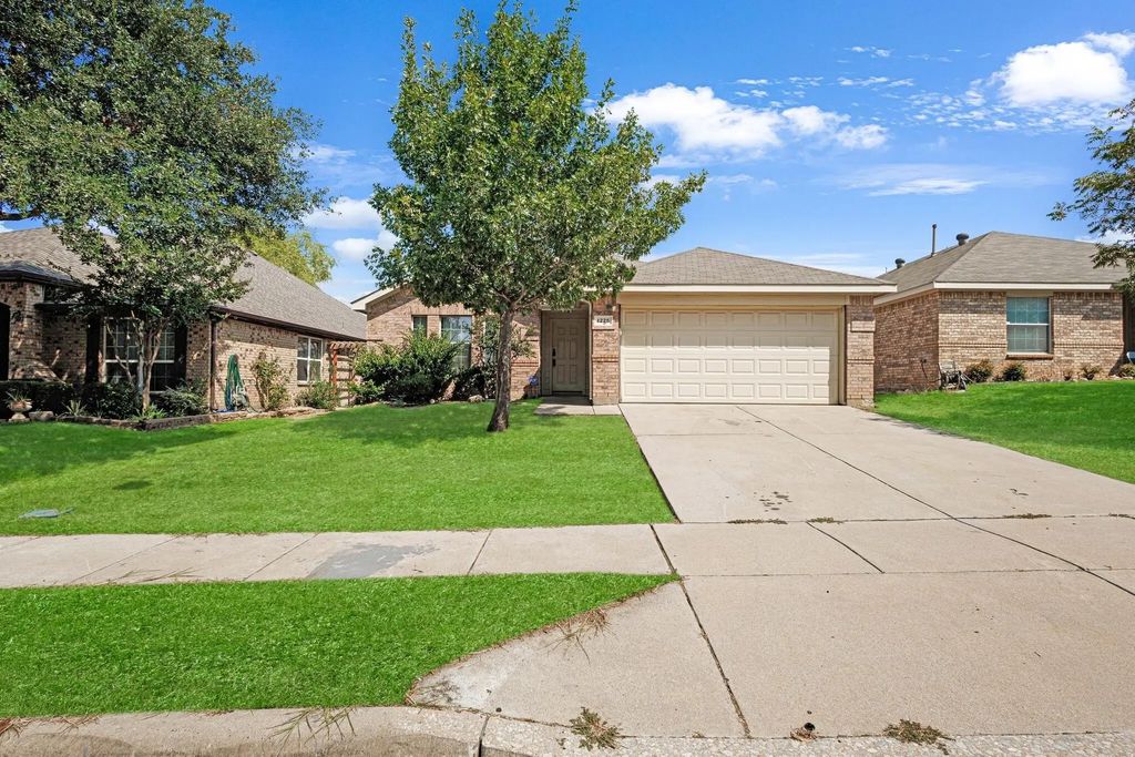 1225 Mountain Air Trail, Fort Worth