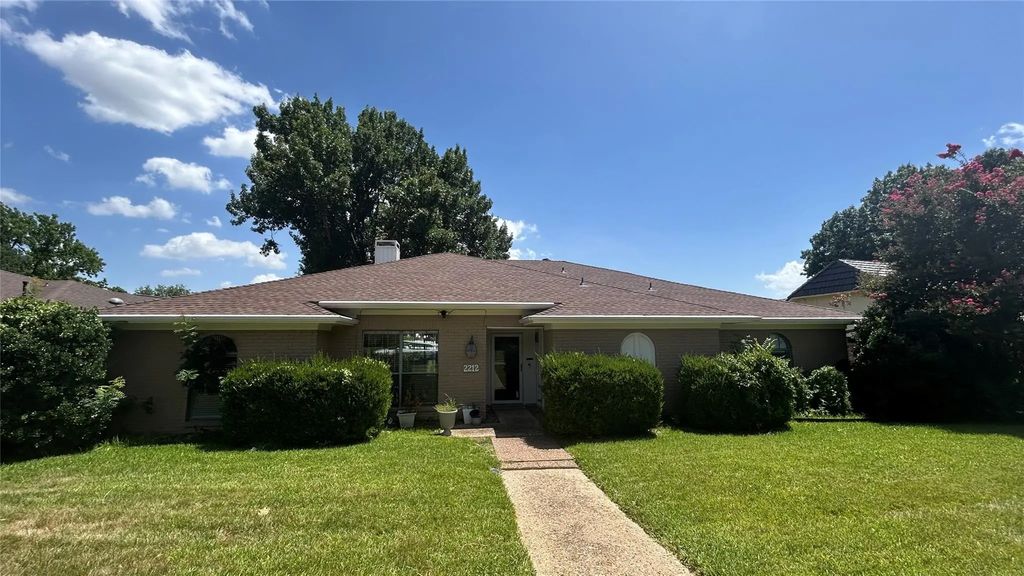 2212 Canyon Valley Trail, Plano