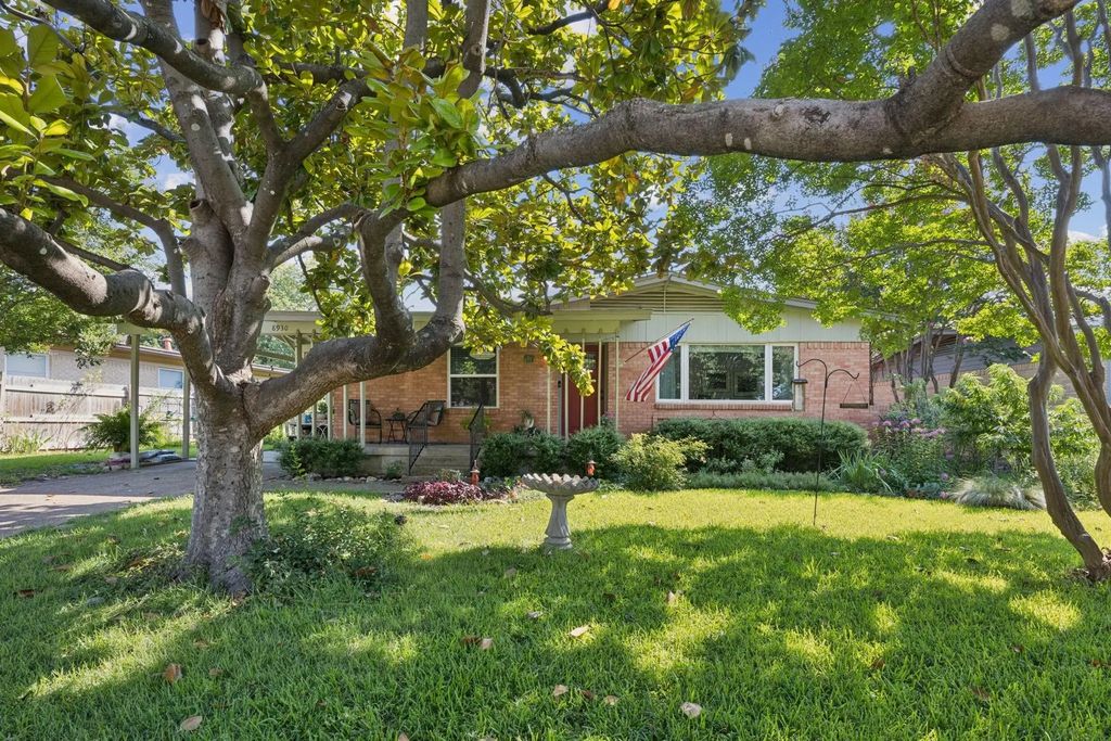 8930 Liptonshire Drive, Dallas