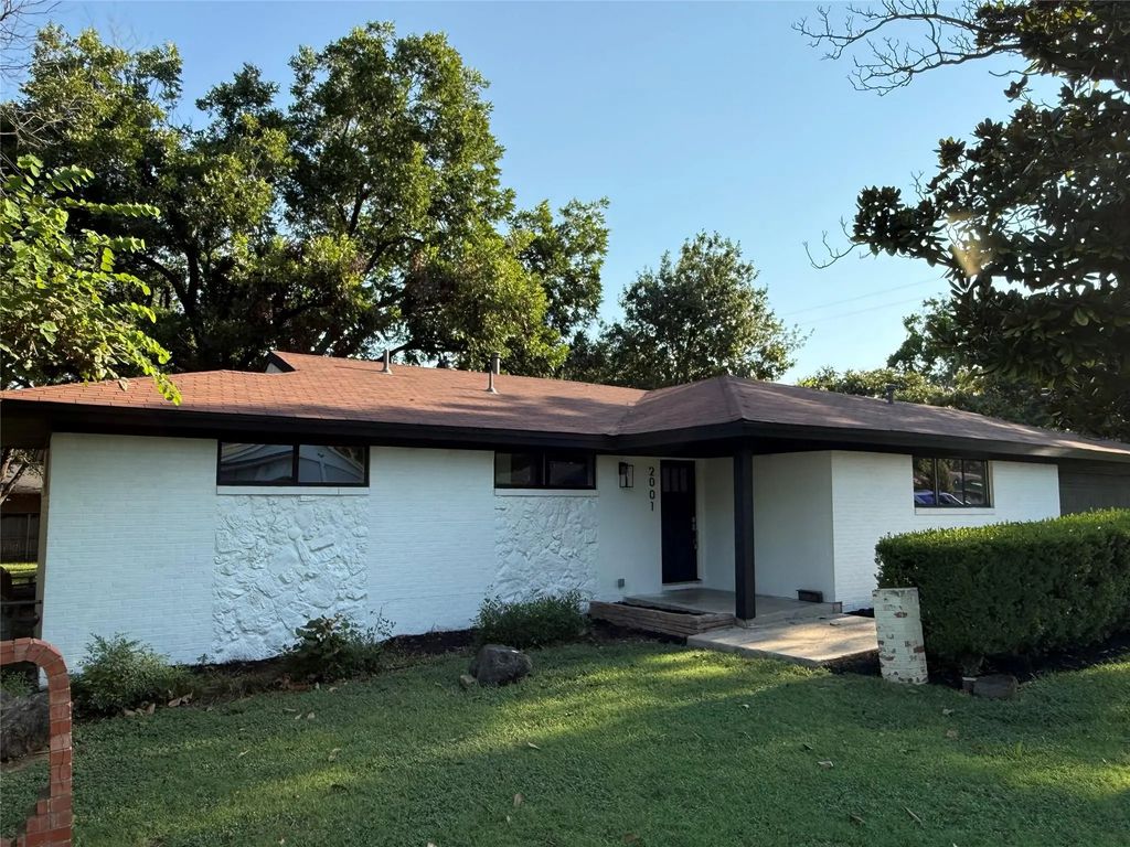 2001 Lipps Drive, Edgecliff Village