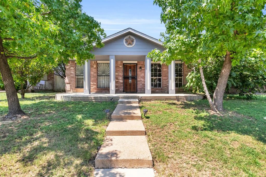 10407 Sand Springs Avenue, Dallas