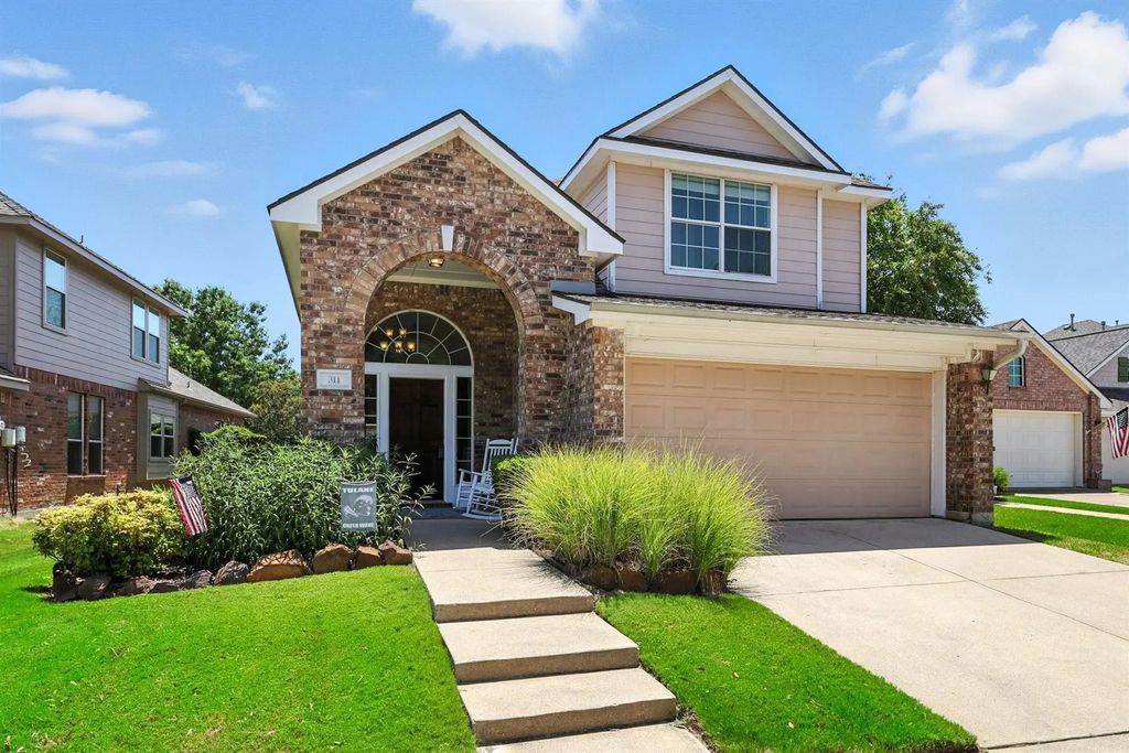 311 Clifton Circle, Argyle