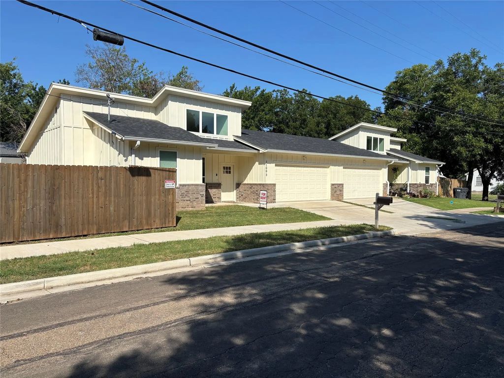 2100 Mcferrin Avenue A And B, Waco