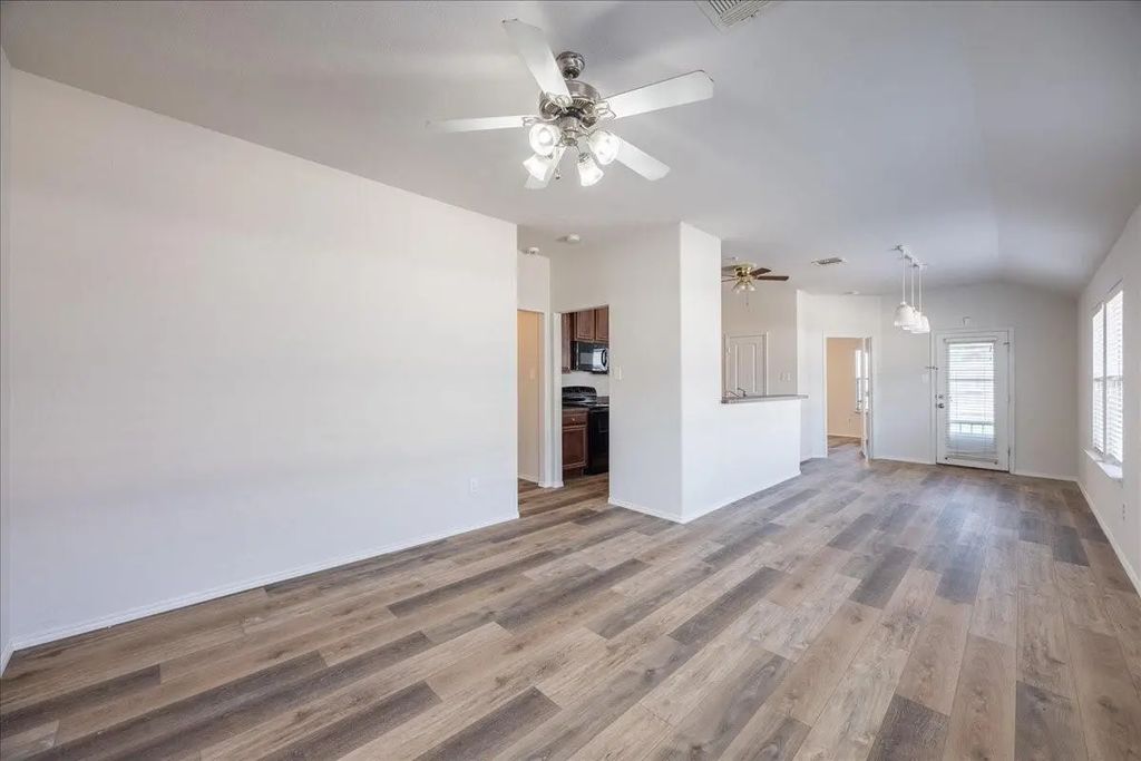 4033 Ridgetop Drive, Heartland