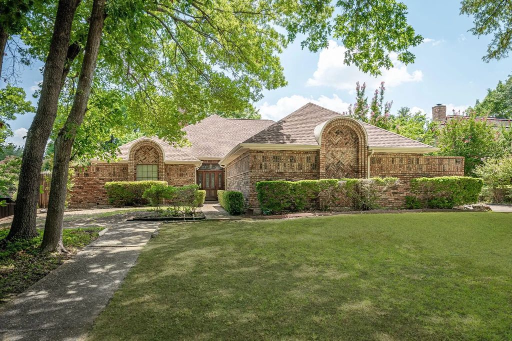 2704 Colonial Circle, McKinney