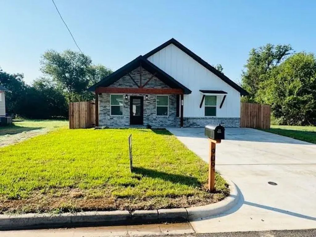 909 Lenox Street, Waco