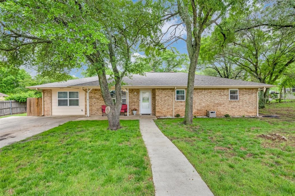 2705 S Lipsey Street, Decatur