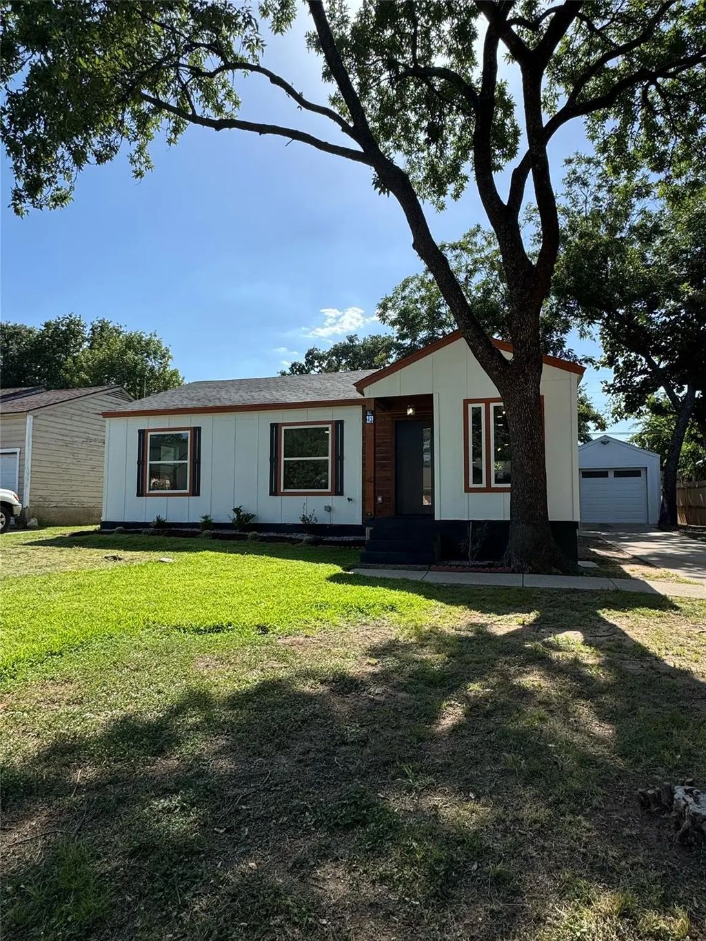 901 Rindie Street, Irving