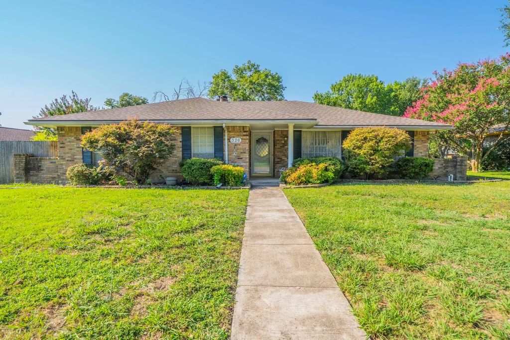 326 Lisa Lane, DeSoto