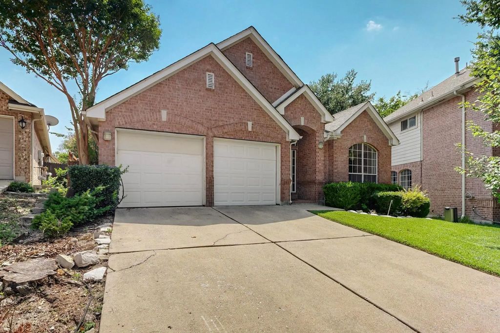 2242 Pecan Grove Court, Dallas