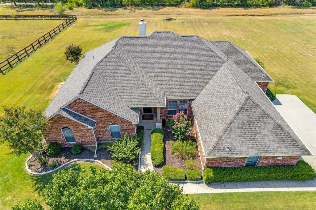 7951 Meadow Ridge Drive, Northlake