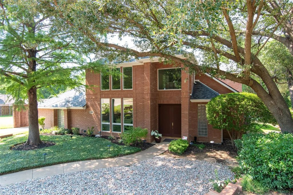 3801 Hillside Trail, Grapevine