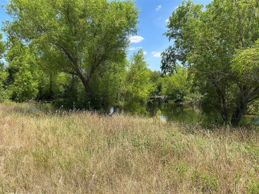 3201 Fm 2194, Farmersville