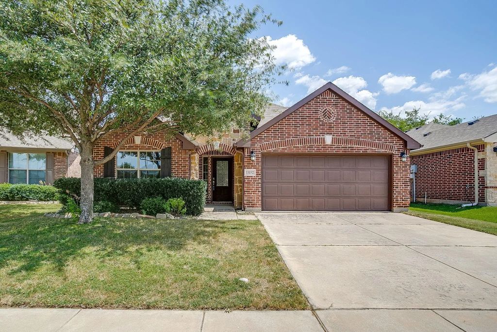13152 Larks View Point, Fort Worth