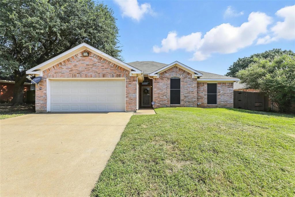 4024 Cypress Gardens Drive, Fort Worth