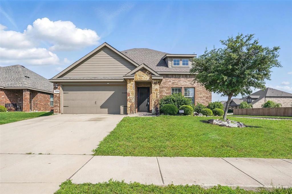 1300 Levi Lane, Forney
