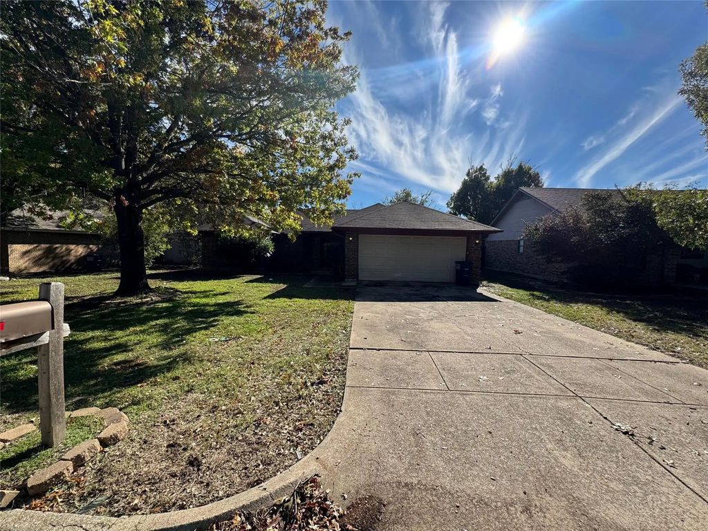 706 Paintbrush Drive, Keller