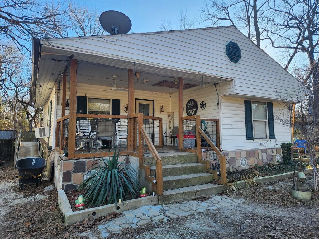 1589 Shady Woods Drive, Quinlan