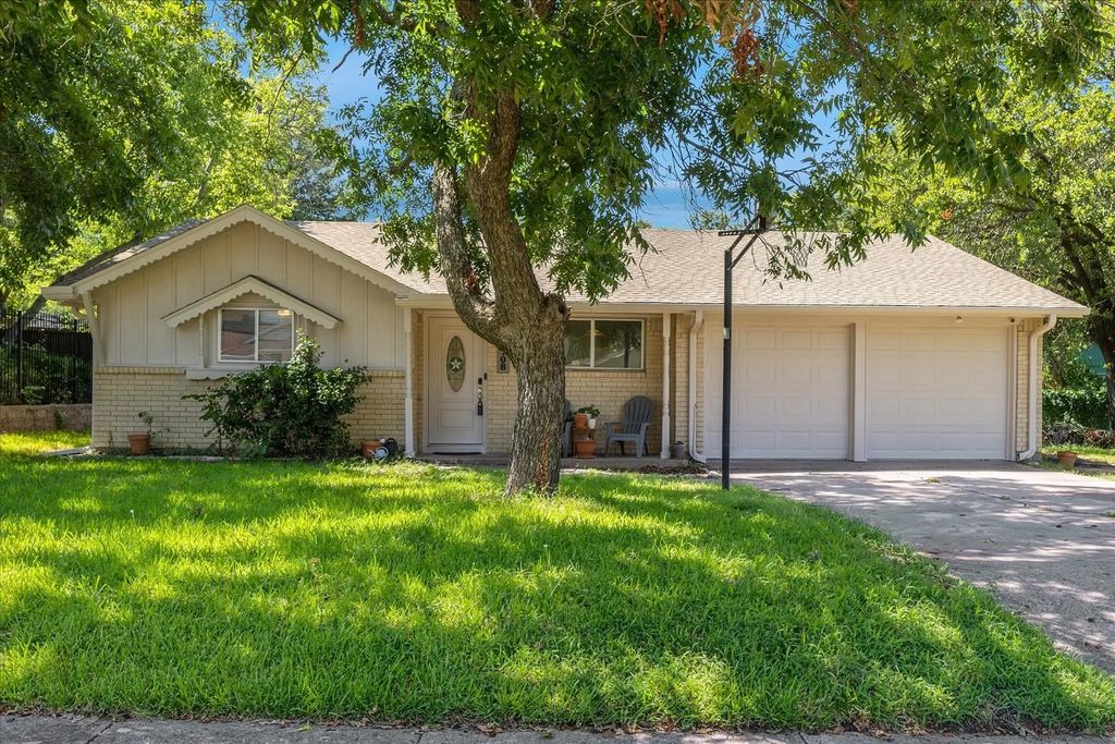 5708 Waterview Drive, Arlington