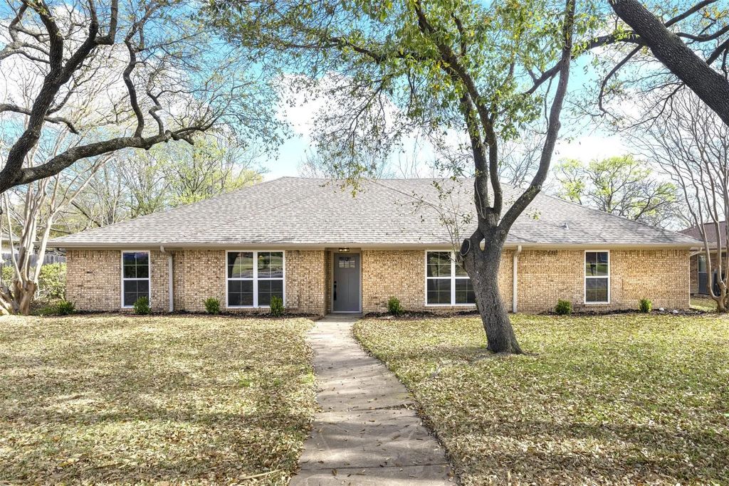 3830 Larkin Lane, Garland