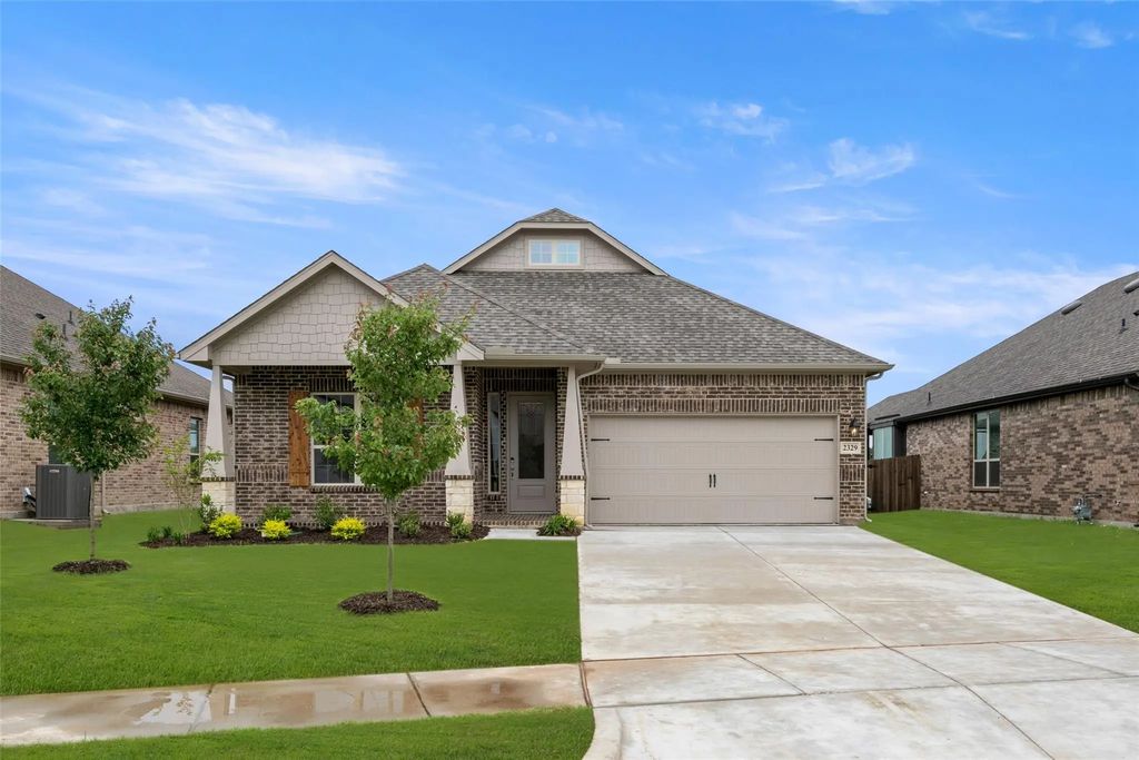 2329 Rams Horn, Waxahachie