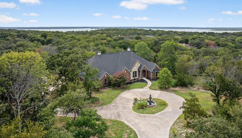 941 Topaz Lane, Oak Point