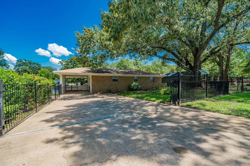 108 Henderson Harbor Circle, Payne Springs