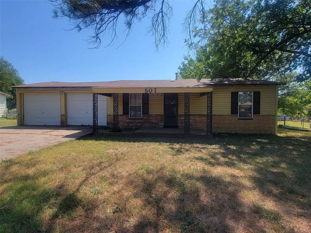 507 Pine Street, Graham