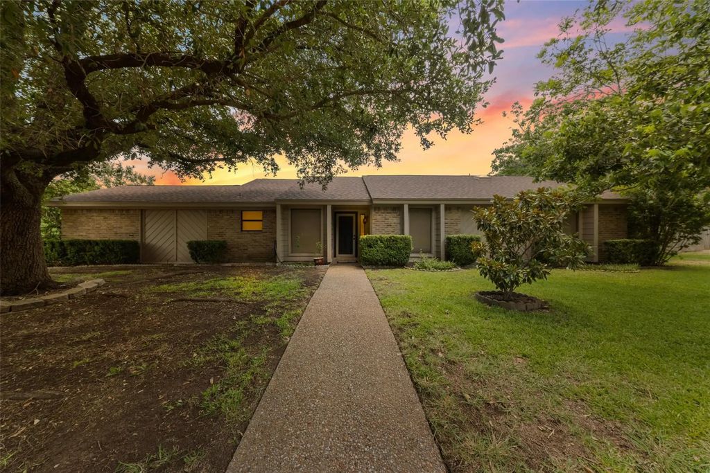 9915 Ramblewood Drive, Woodway