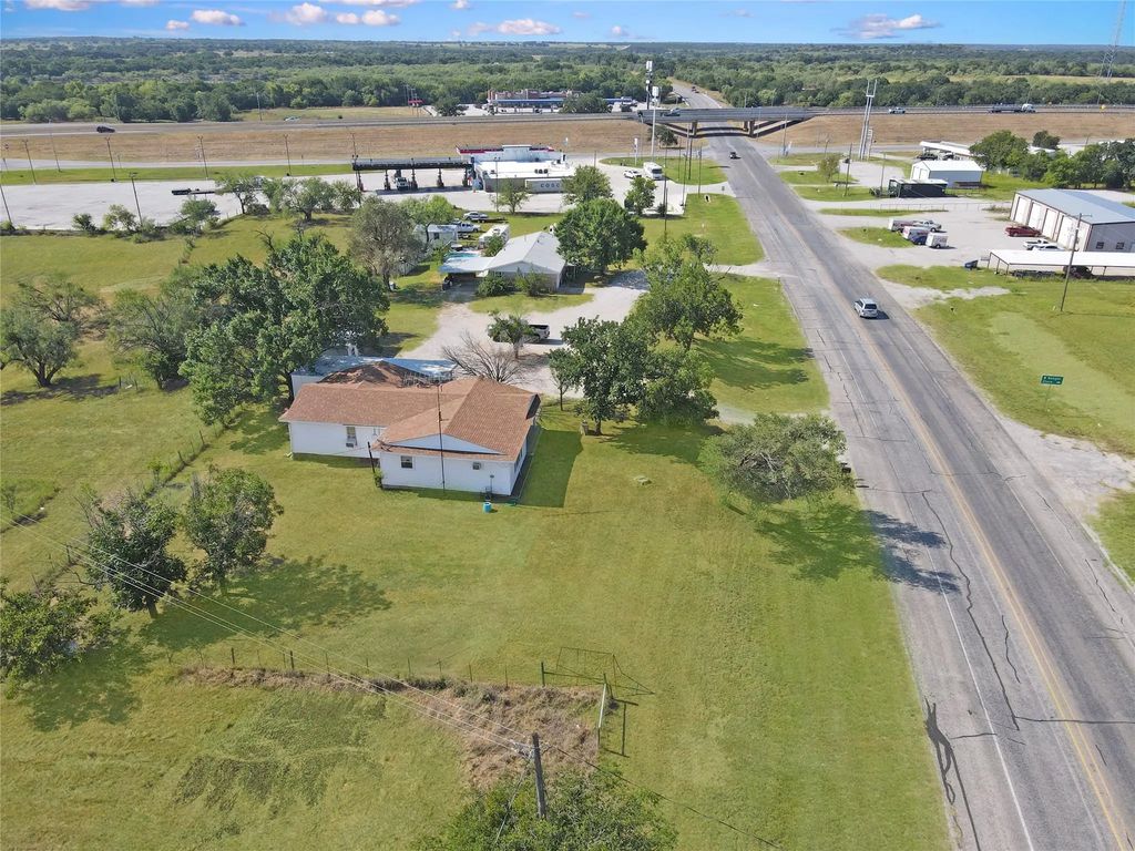 12717 Highway 6, Eastland
