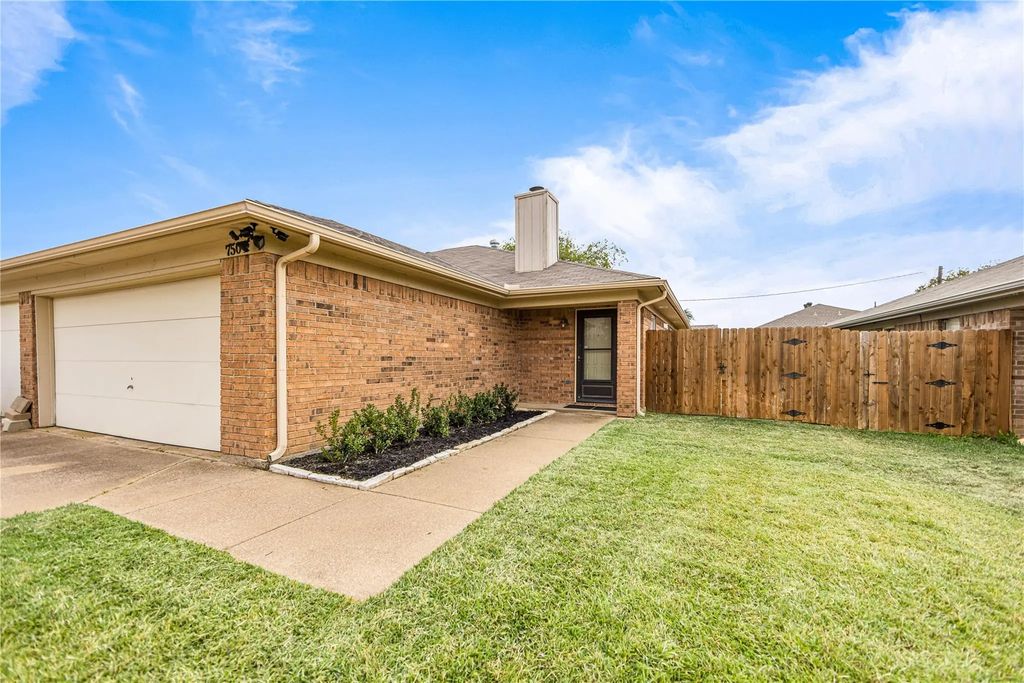 7504 Connie Lane, North Richland Hills