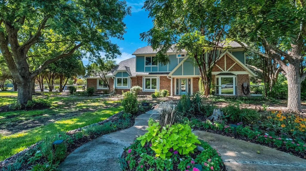 1 Chisholm Trail, Lucas