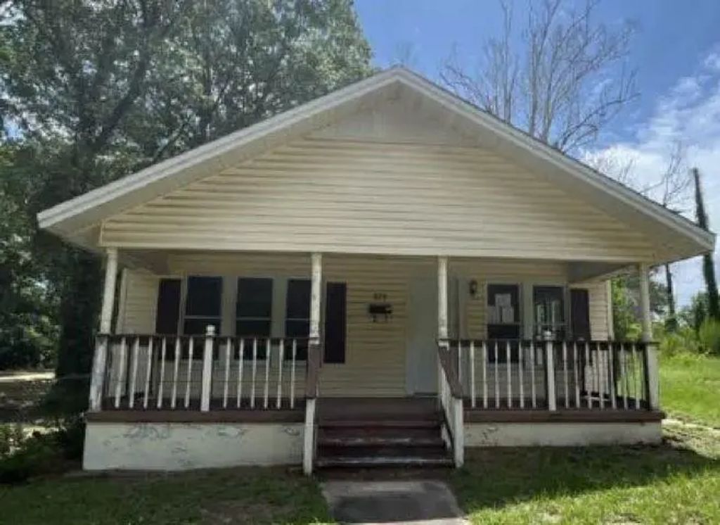 328 Lee Street, Minden