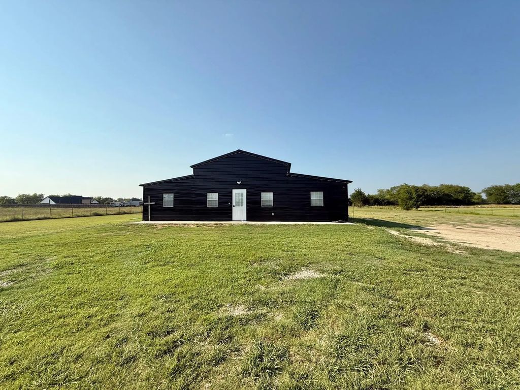 3783 County Road 2208, Greenville