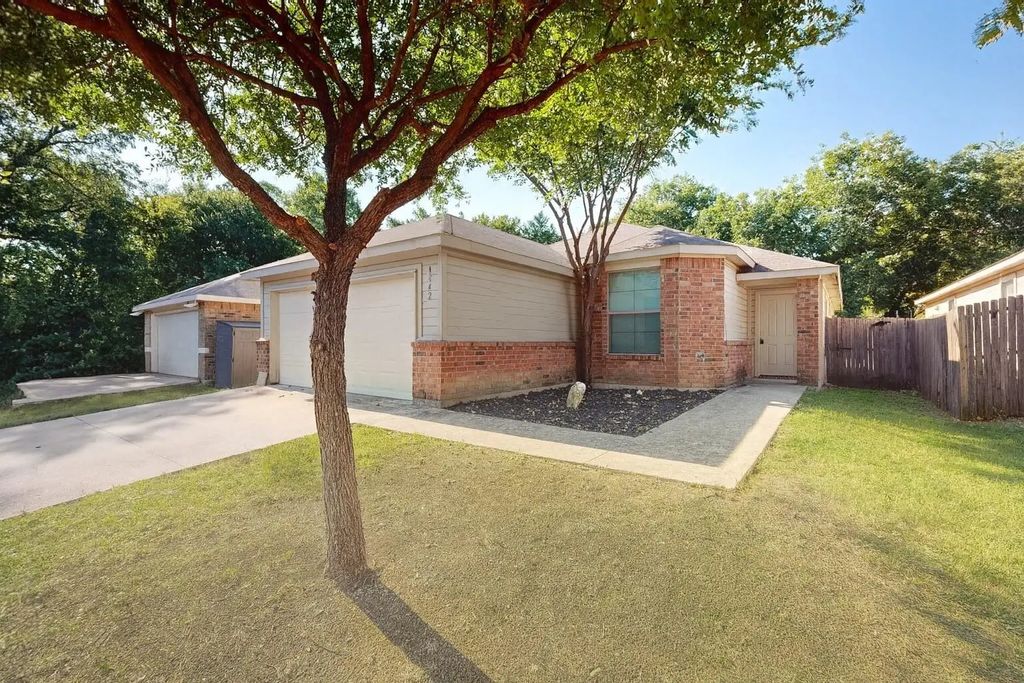 4842 Nuevo Laredo, Dallas