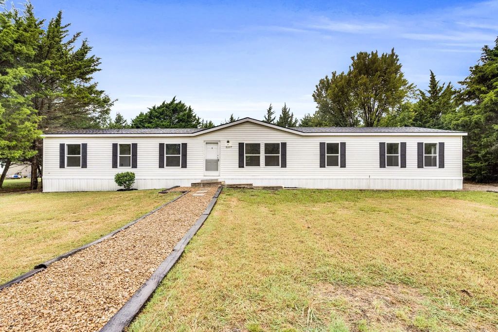 2207 Water Crest Lane, Glenn Heights