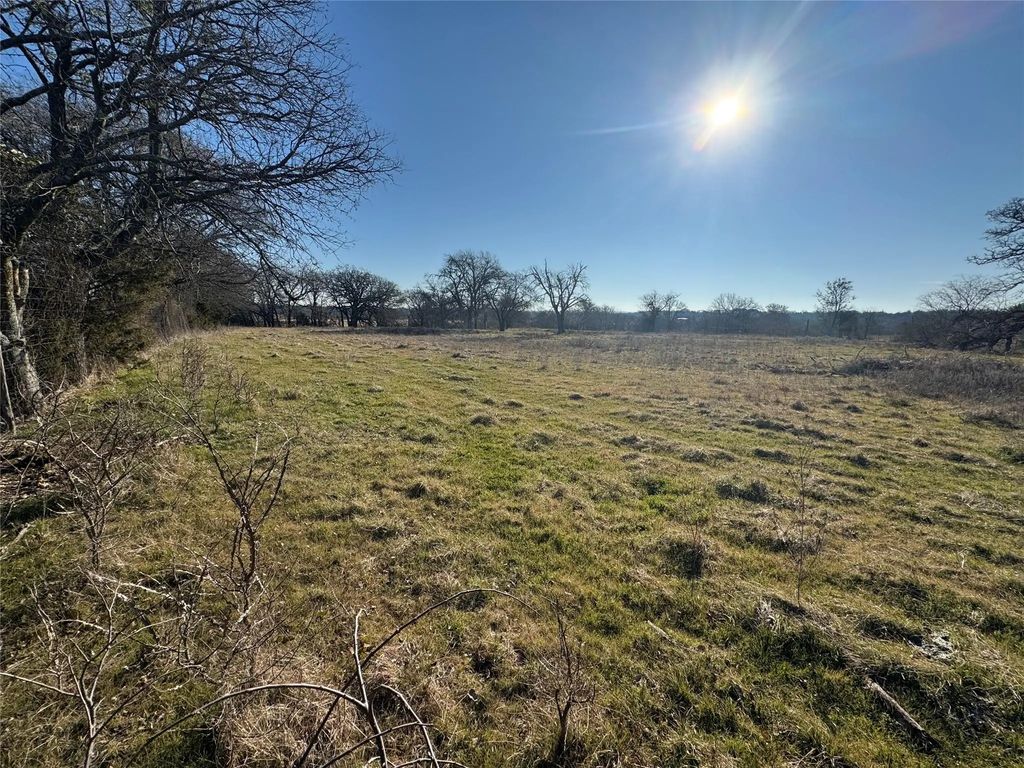 10724 E Fm 916, Grandview