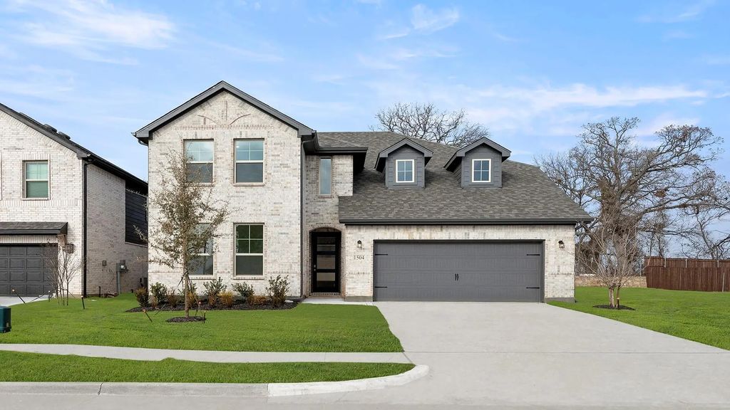 1504 Edgeway, Aubrey
