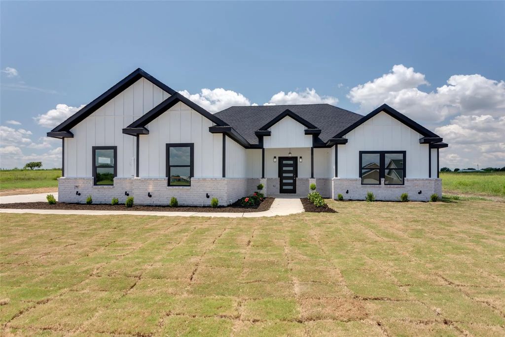 5725 High Plains Trail, Joshua