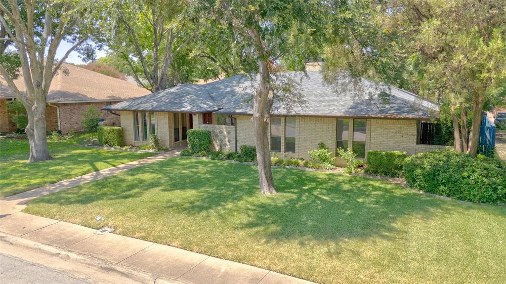 339 Hummingbird Lane, Duncanville