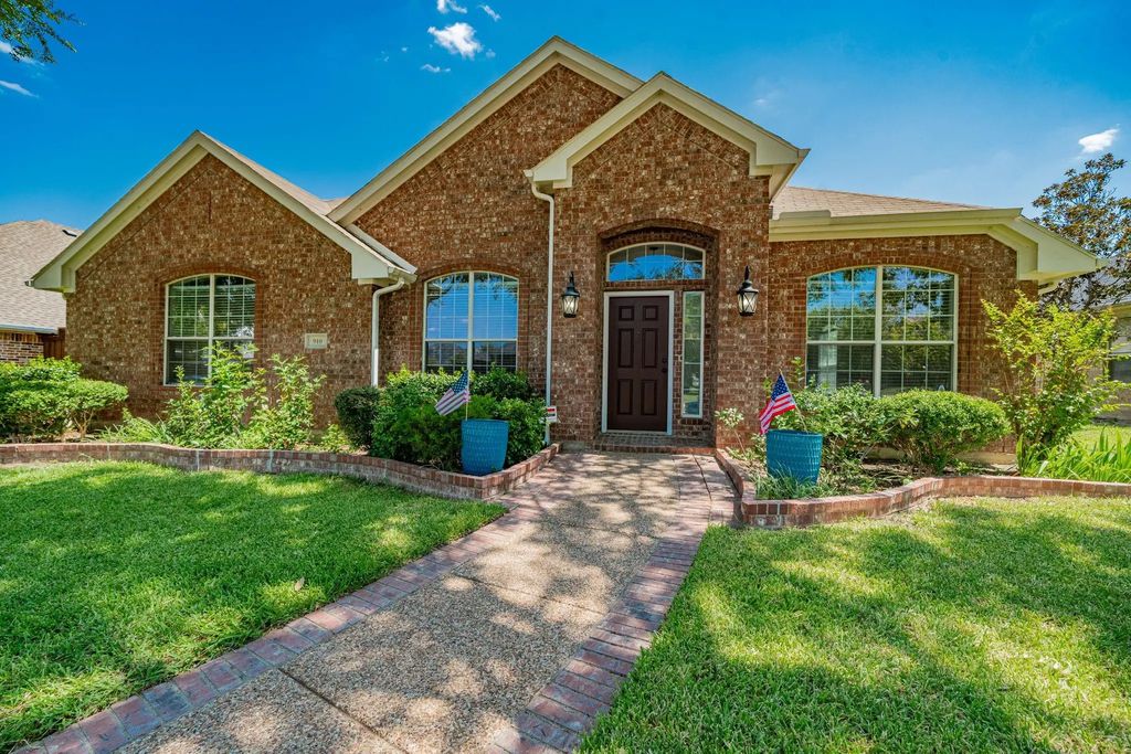910 Crater Lake Court, Allen