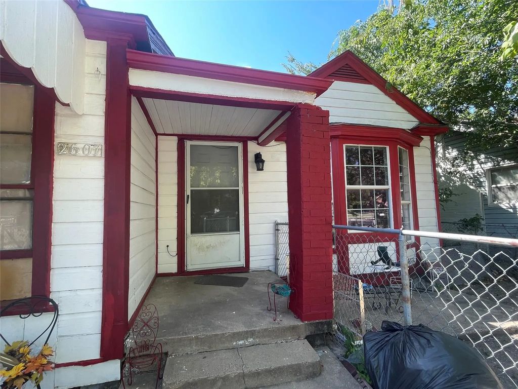 2607 W Lovers Lane, Dallas