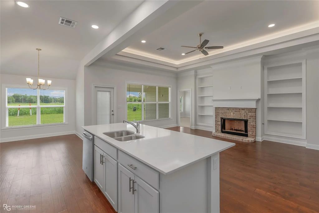 4149 Grassy Lake Drive, Bossier City