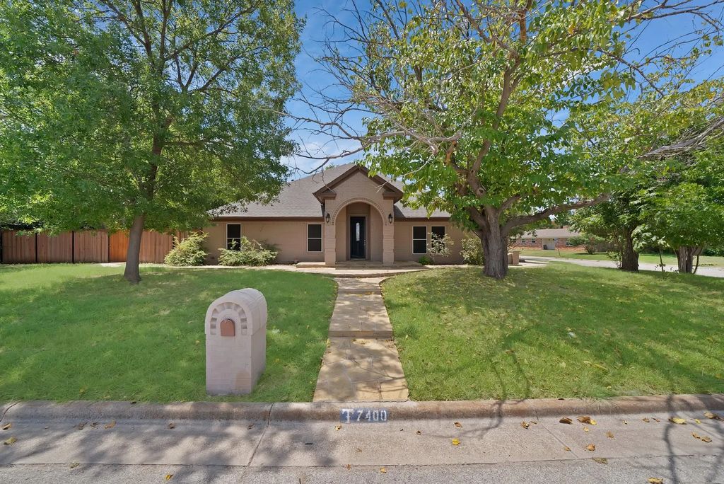 7400 Bogart Drive, North Richland Hills