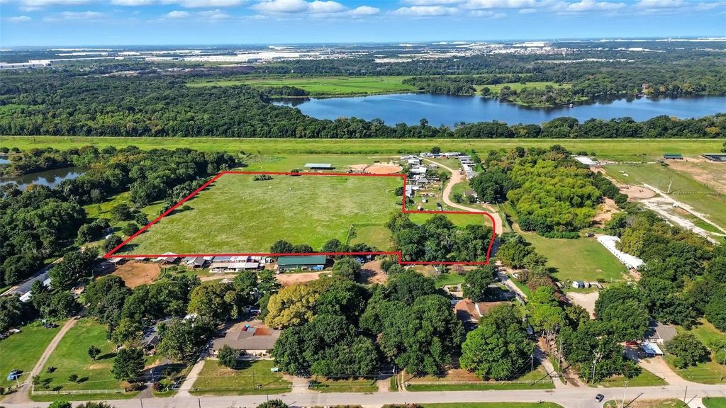 3557 Middlefield Road 2, Dallas