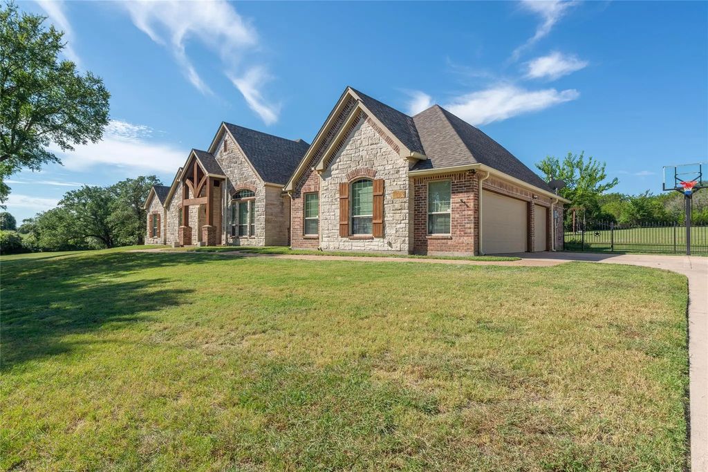 207 Rim Rock Lane, Aledo