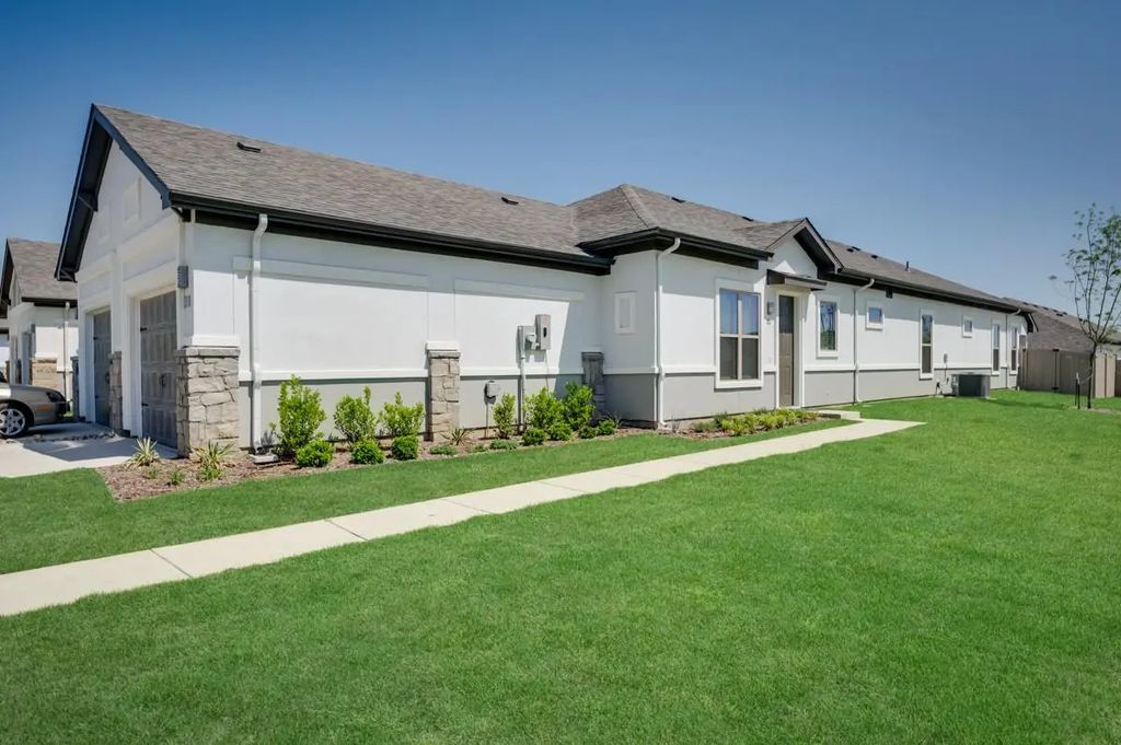 1329 Acacia, McKinney