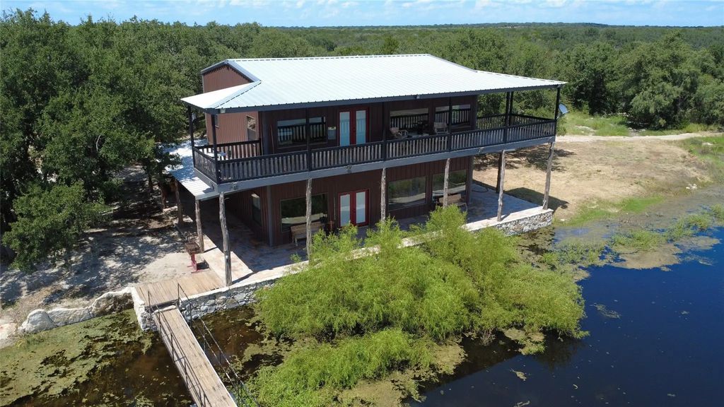 12378 Fm 586 S, Brookesmith
