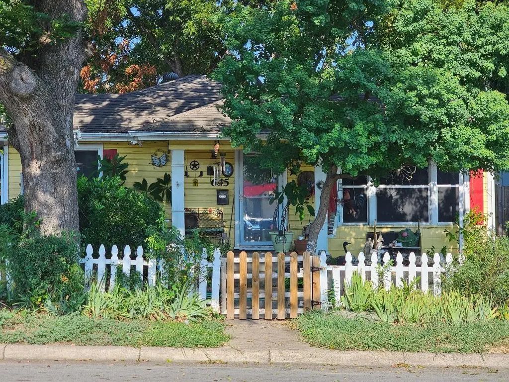 645 Nw 10th Street, Grand Prairie
